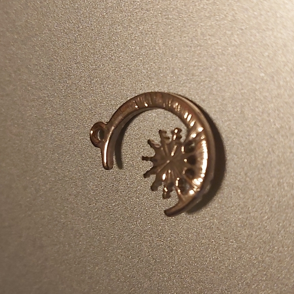 Necklace - Picture 2 of 2